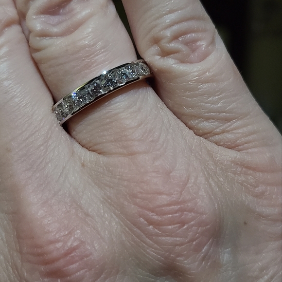 14K White Gold 1 Carat Diamond Anniversary Band - Picture 8 of 9